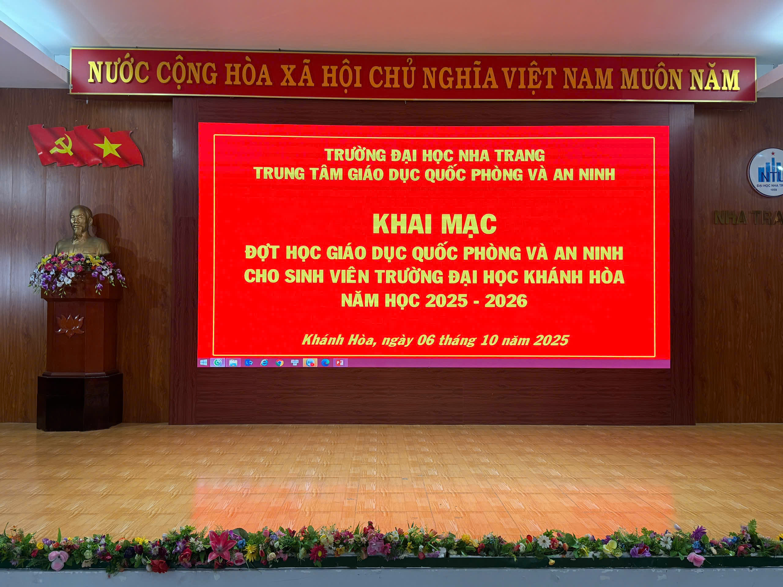 Khai mạc đợt học GDQP&AN năm học 2025 – 2026 cho sinh viên Trường Đại học Khánh Hòa