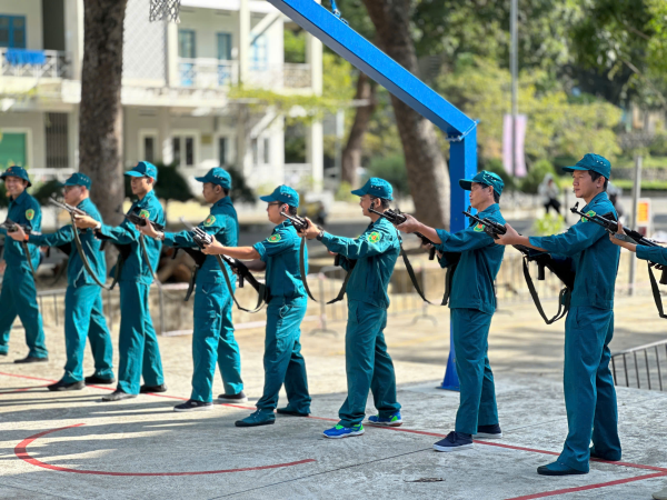 Hoàn thành huấn luyện Đại đội tự vệ Trường Đại học Nha Trang năm 2025