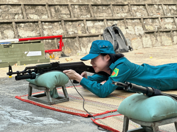 Hoàn thành huấn luyện Đại đội tự vệ Trường Đại học Nha Trang năm 2025