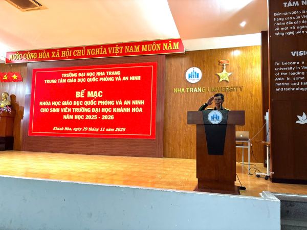 BẾ MẠC KHÓA HỌC GDQP&AN CHO SINH VIÊN TRƯỜNG ĐẠI HỌC KHÁNH HÒA