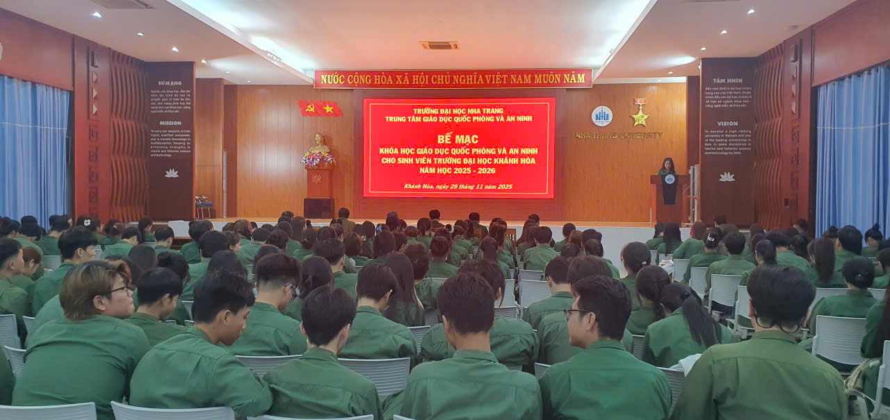 BẾ MẠC KHÓA HỌC GDQP&AN CHO SINH VIÊN TRƯỜNG ĐẠI HỌC KHÁNH HÒA