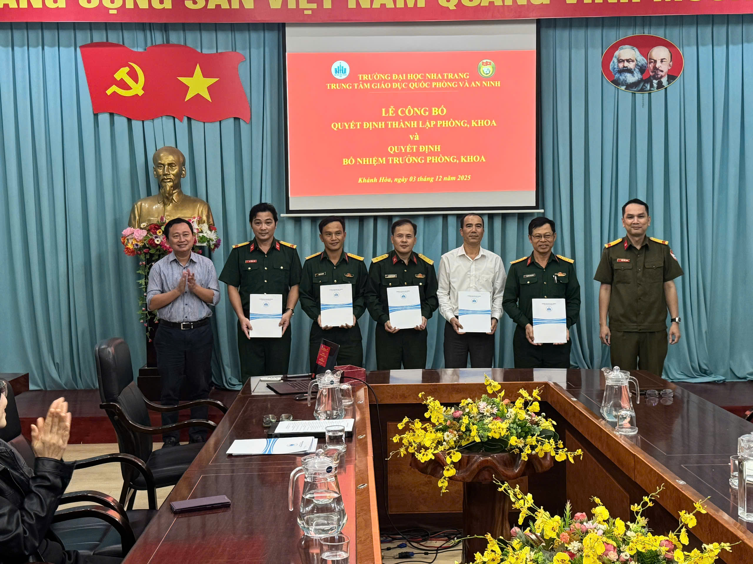 Trung tâm Giáo dục Quốc phòng và An ninh – Trường Đại học Nha Trang tổ chức Lễ công bố các Quyết định thành lập Phòng, Khoa và bổ nhiệm Trưởng Phòng, Khoa