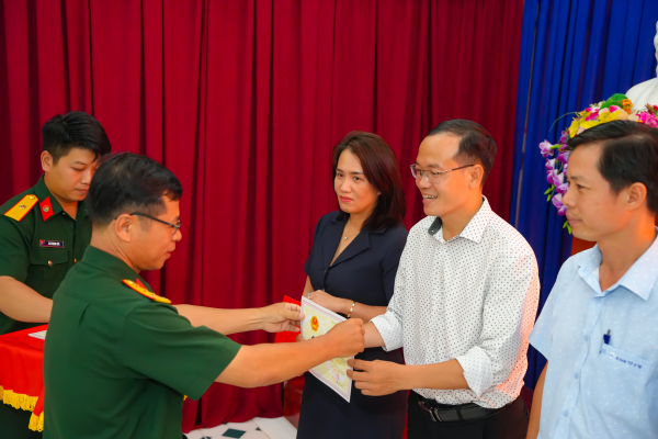 NÂNG CAO NHẬN THỨC QUỐC PHÒNG, AN NINH CHO ĐỘI NGŨ CÁN BỘ, VIÊN CHỨC NHÀ TRƯỜNG