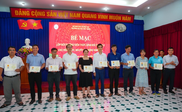 NÂNG CAO NHẬN THỨC QUỐC PHÒNG, AN NINH CHO ĐỘI NGŨ CÁN BỘ, VIÊN CHỨC NHÀ TRƯỜNG