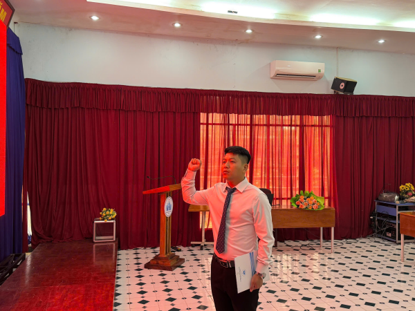 CHI BỘ TRUNG TÂM GIÁO DỤC QUỐC PHÒNG VÀ AN NINH TỔ CHỨC LỄ KẾT NẠP ĐẢNG VIÊN MỚI