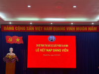 CHI BỘ TRUNG TÂM GIÁO DỤC QUỐC PHÒNG VÀ AN NINH TỔ CHỨC LỄ KẾT NẠP ĐẢNG VIÊN MỚI