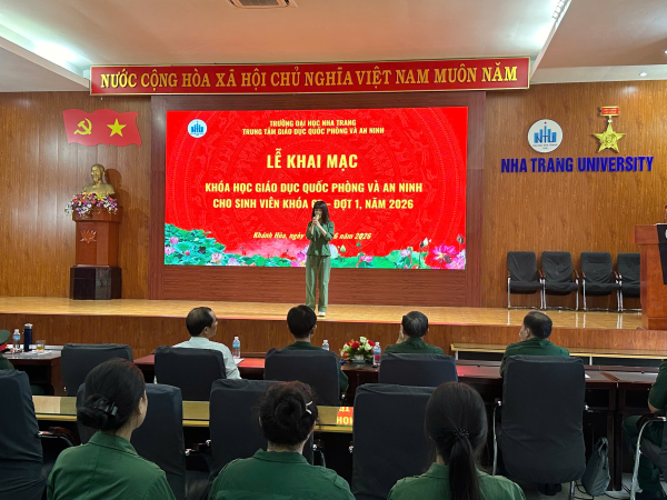 TRUNG TÂM GDQP&AN TRƯỜNG ĐẠI HỌC NHA TRANG TỔ CHỨC LỄ KHAI MẠC KỲ HỌC HÈ NĂM HỌC 2025 – 2026