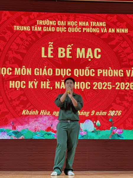 TRUNG TÂM GIÁO DỤC QUỐC PHÒNG VÀ AN NINH TRƯỜNG ĐẠI HỌC NHA TRANG TỔ CHỨC BẾ MẠC KỲ HỌC HÈ NĂM HỌC 2025 - 2026