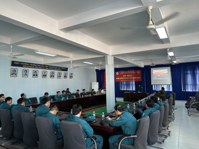 Bế mạc huấn luyện Tự vệ Trường Đại học Nha Trang năm 2023