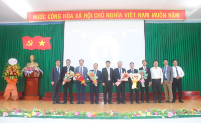 Công bố, trao quyết định bổ nhiệm 01 Giáo sư, 06 Phó Giáo sư và khen thưởng tập thể, cá nhân