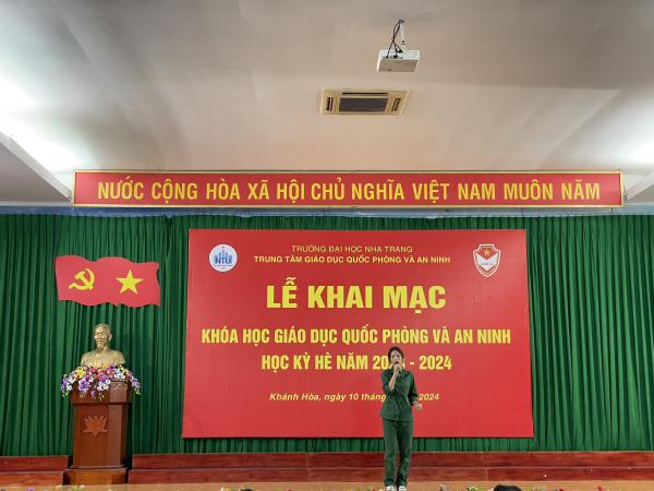 Một số hình ảnh buổi khai mạc khóa học giáo dục quốc phòng và an ninh cho sinh viên Trường Đại học Nha Trang học kỳ hè, năm học 2023-2024