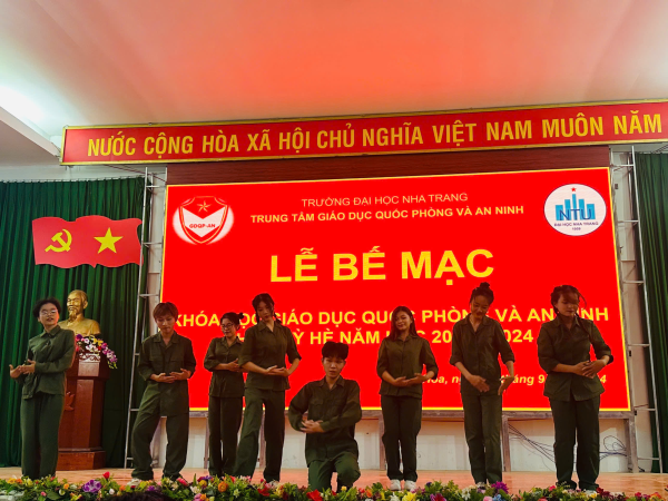 BẾ MẠC KHÓA HỌC GIÁO DỤC QUỐC PHÒNG VÀ AN NINH KỲ HÈ NĂM HỌC 2023-2024