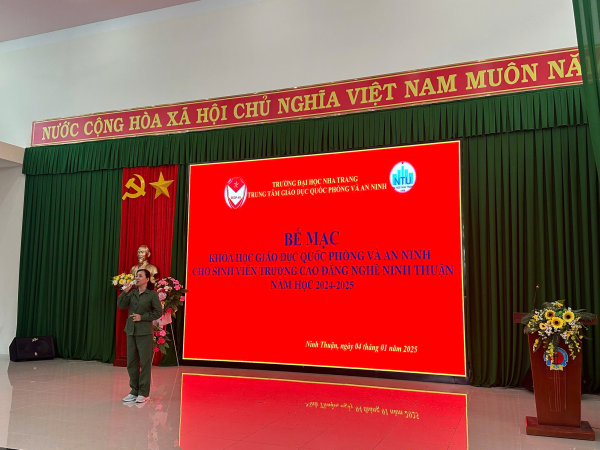 Bế mạc khóa học Giáo dục quốc phòng và an ninh cho sinh viên Trường Cao đẳng nghề Ninh Thuận