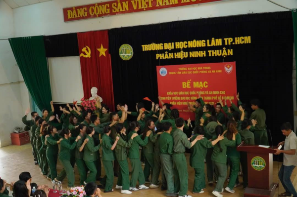 Trung tâm đã hoàn thành tốt kỳ học GDQP&AN cho sinh viên Trường ĐH Nông Lâm TP.HCM phân hiệu Ninh Thuận, để lại nhiều ấn tượng và kỷ niệm tốt đẹp đối với cán bộ, giảng viên, nhân viên, sinh viên của Trường