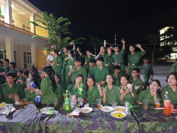 “Sinh nhật đồng đội” - Kỷ niệm đặc biệt trong kỳ học Quốc phòng của sinh viên NTU