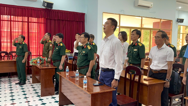 Chi bộ Trung tâm GDQP&AN tổ chức Lễ kết nạp Đảng viên mới